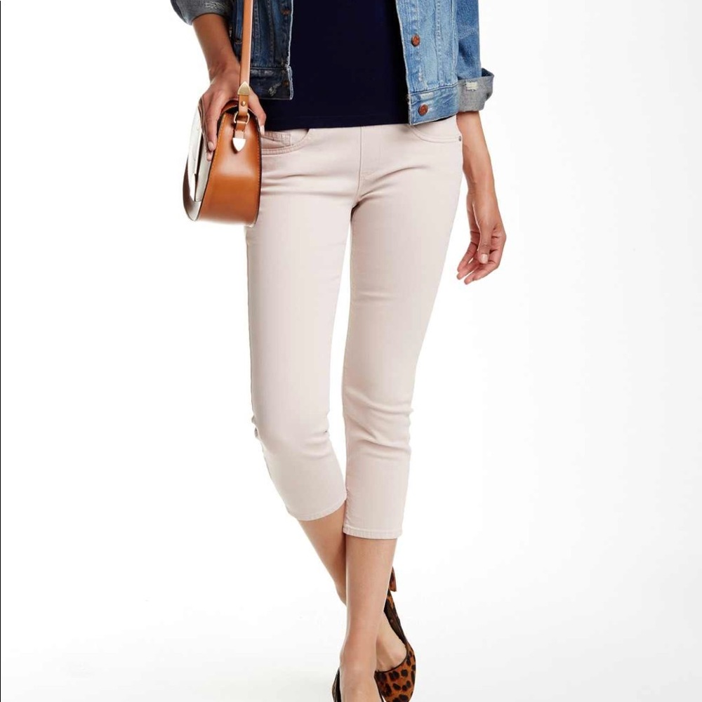 Like NEW! SPANX Signature Capri Jean